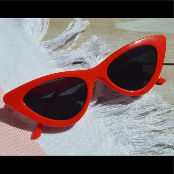 The “Paige” Sunglasses in Red - Picture 1 of 3